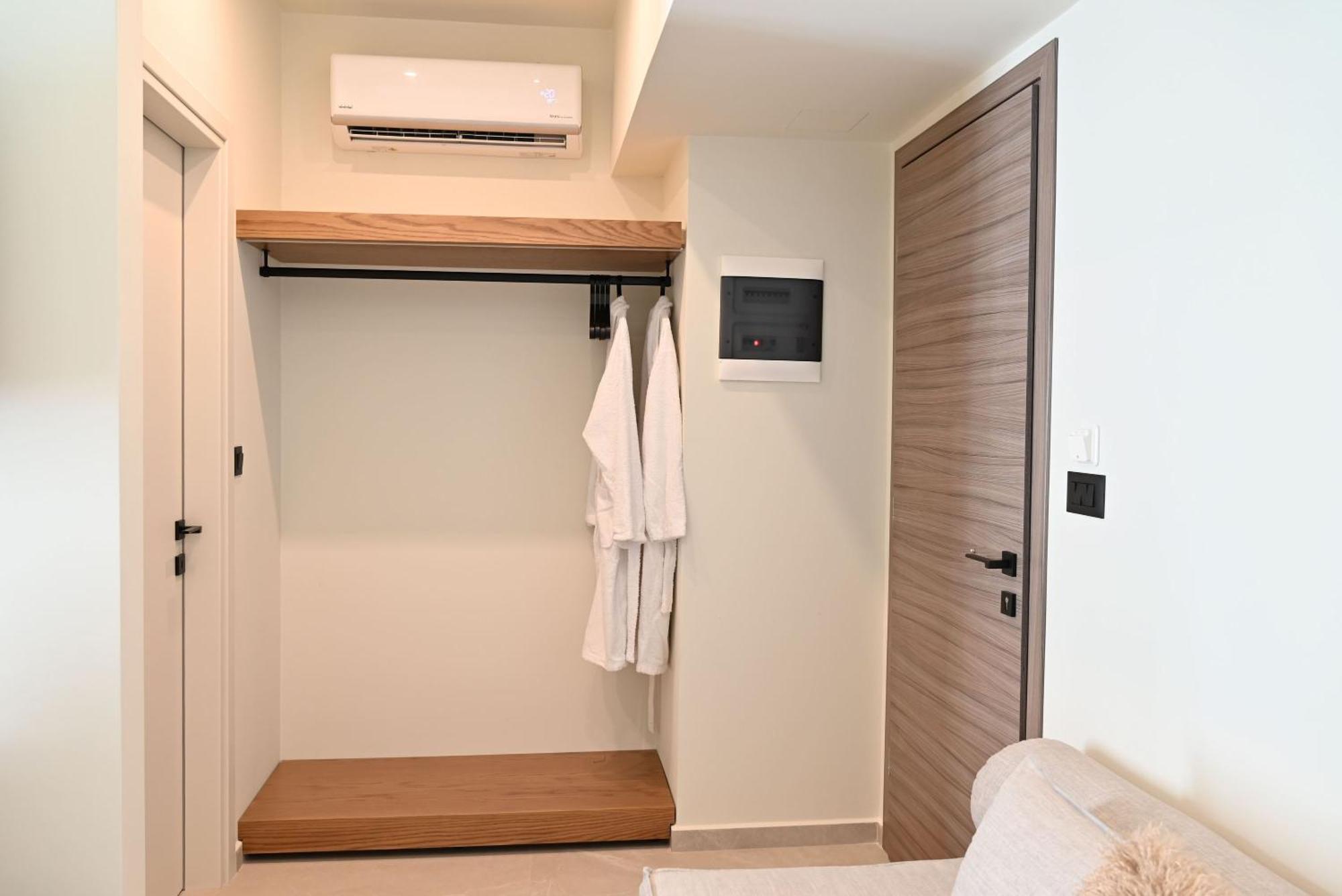 Rhotheon Suites In Lalyssos Eksteriør billede