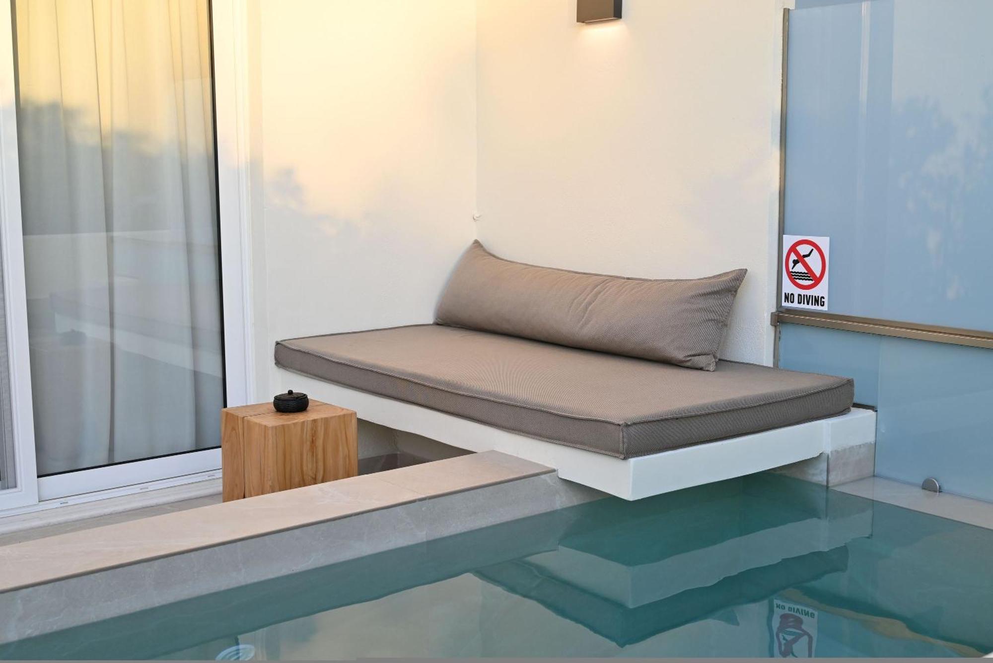 Rhotheon Suites In Lalyssos Eksteriør billede