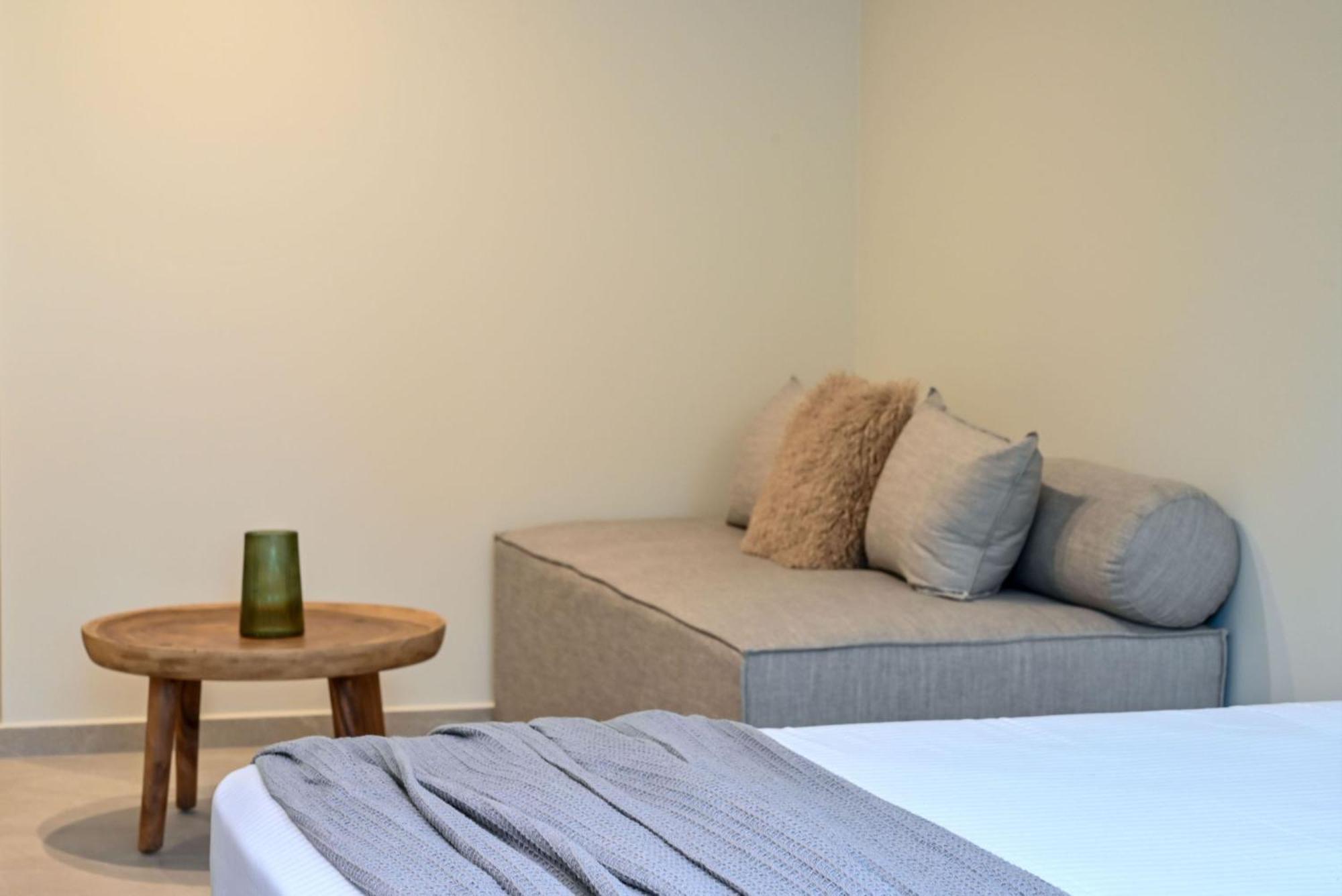 Rhotheon Suites In Lalyssos Eksteriør billede